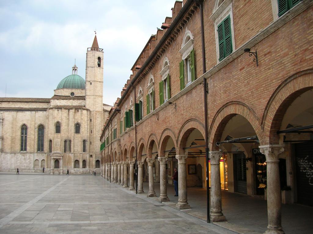 Ferienwohnung Dietro Piazza Ascoli Piceno Exterior foto